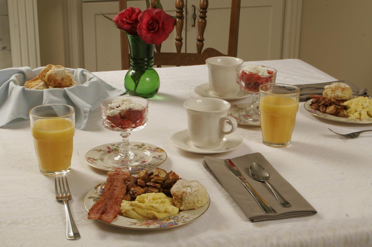 Seven Oaks Bed & Breakfast High Point Bagian luar foto