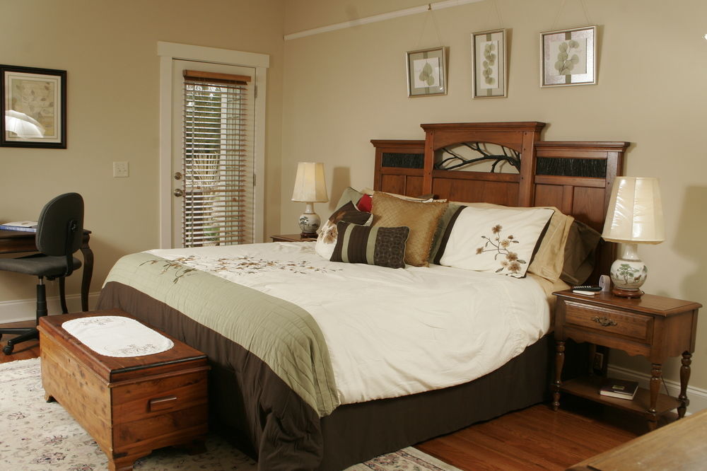 Seven Oaks Bed & Breakfast High Point Bagian luar foto